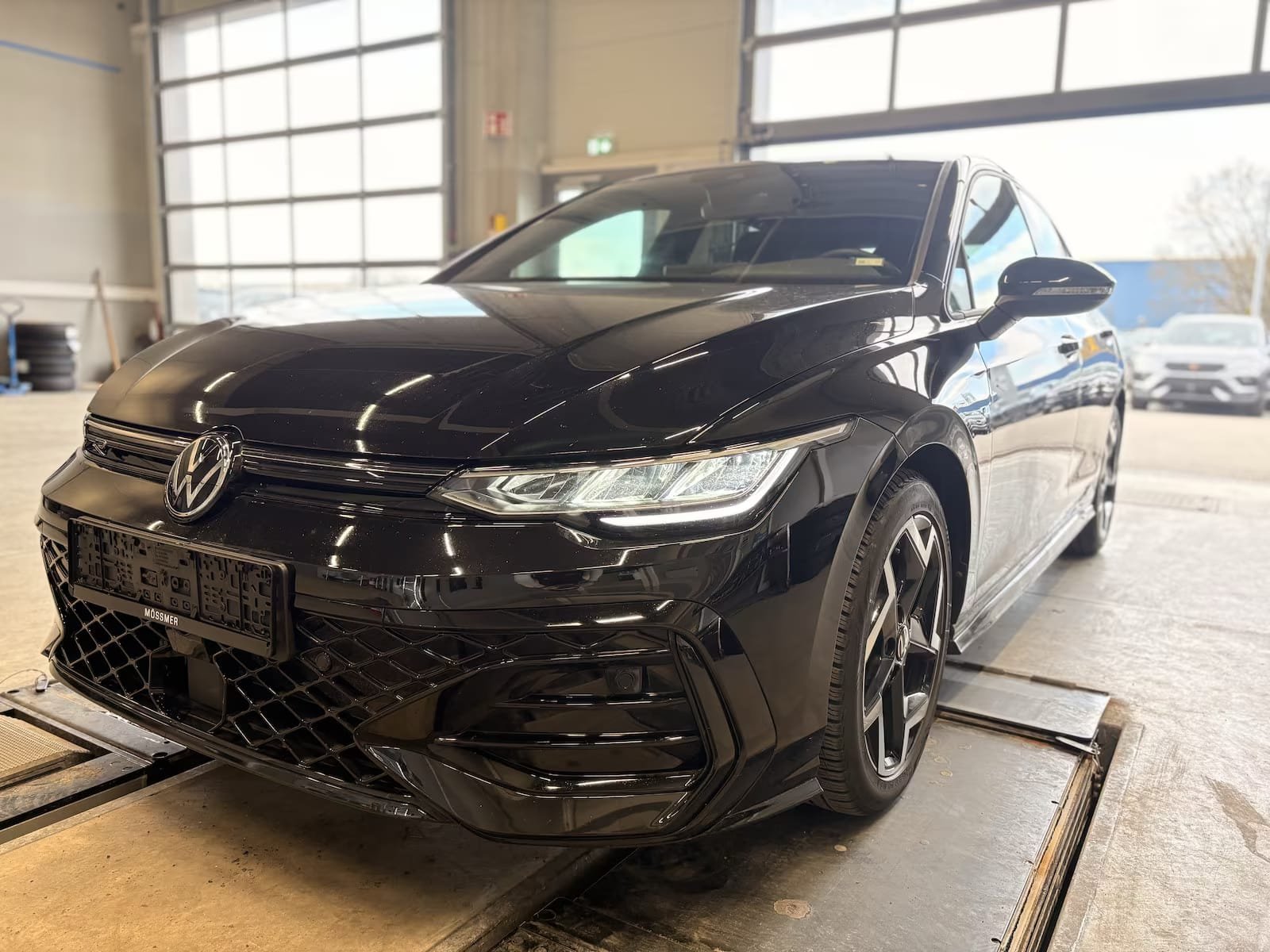 Volkswagen Golf 8 R-Line 1.5 TSI 150cv